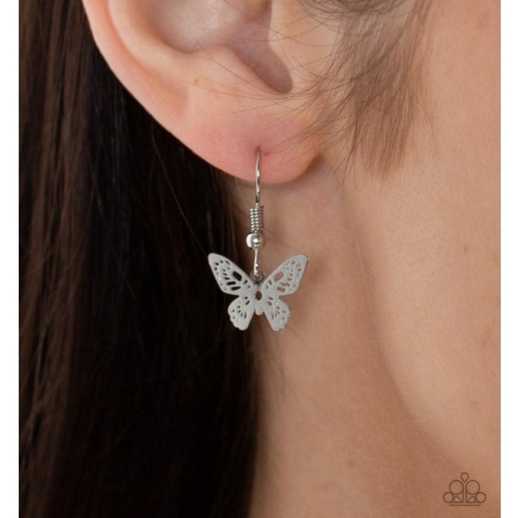 Flutter Love Necklace - Picture 3 of 3